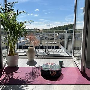 Buddha Apartment - Stadtnah, Balkon, Parkplatz, E-Ladestation Fuer Autos & Fahrraeder, Fitnessstudio